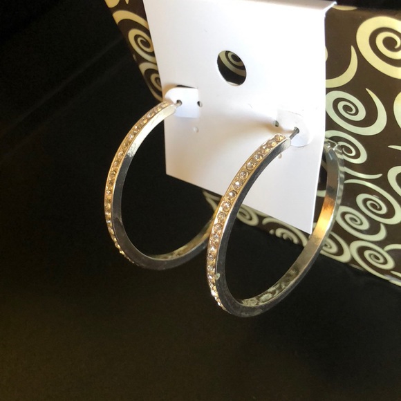 Elegant Silver Tone Hoop Earrings - Picture 1 of 6